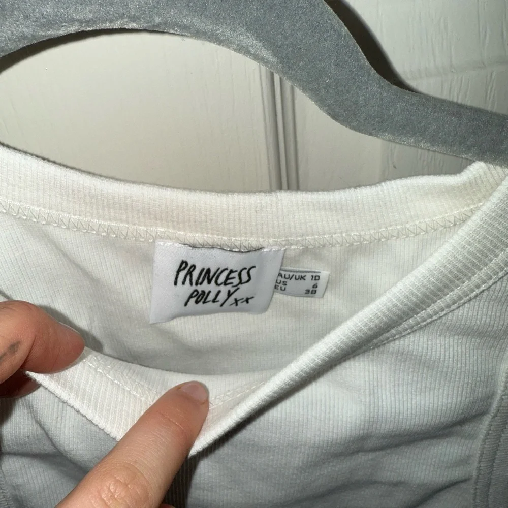 Princess Polly classic tank top - Picture 3 of 3